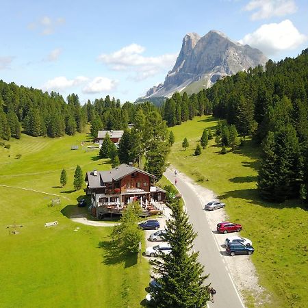 Edelweisshuette Hotel Funes  Buitenkant foto